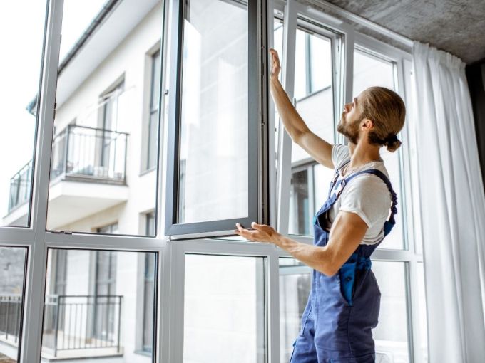 Posa in opera dei serramenti: la fase decisiva per efficienza, comfort e durata 2 Posa in opera dei serramenti